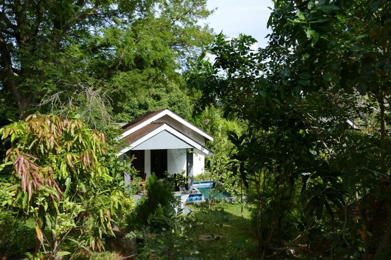 Hidden Lake Cottages 시기리야 외부 사진